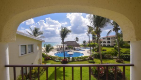 Perfect for Families Wonderful Beach Refreshing Pool and Pool Bar XH7122